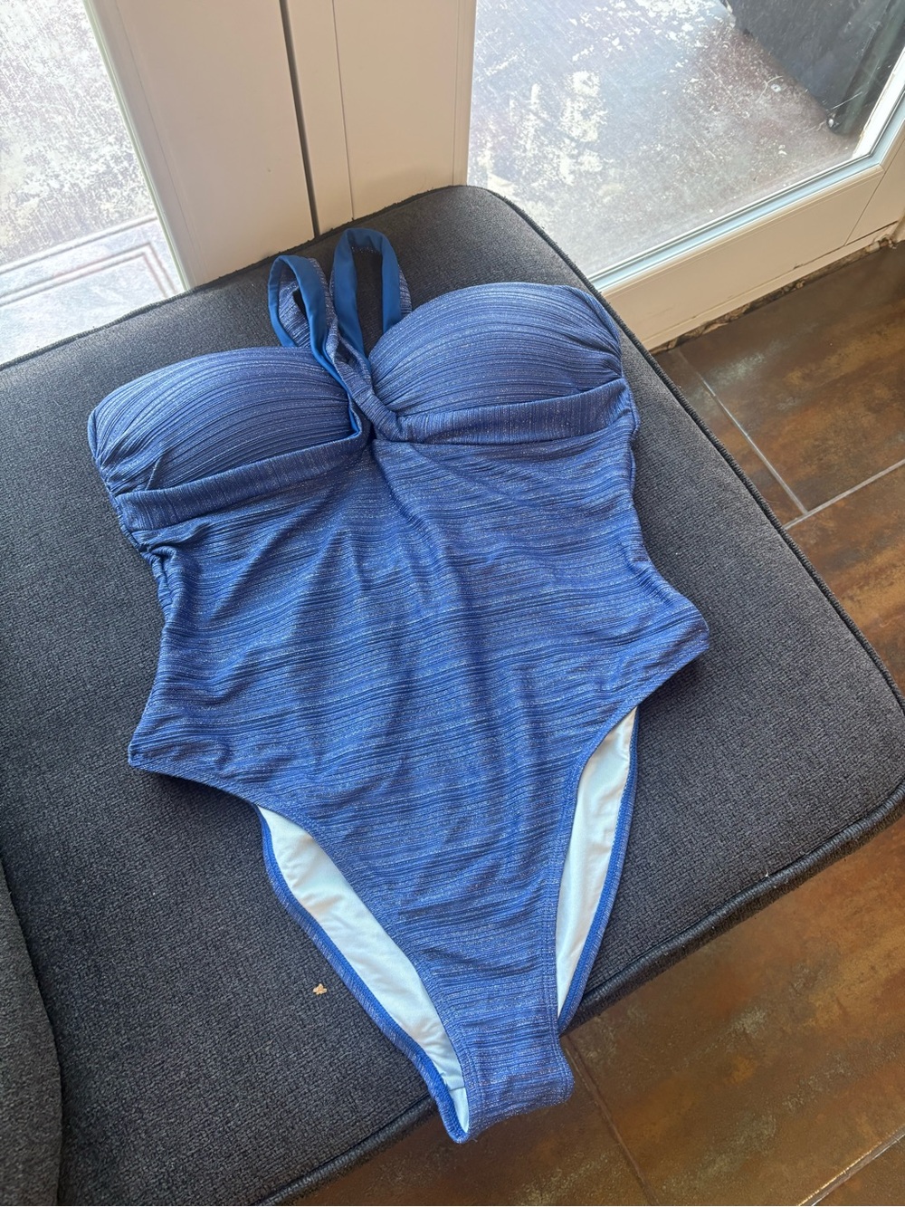 Cupshe Navy Blue One-Piece Swimsuit with Structured Bust